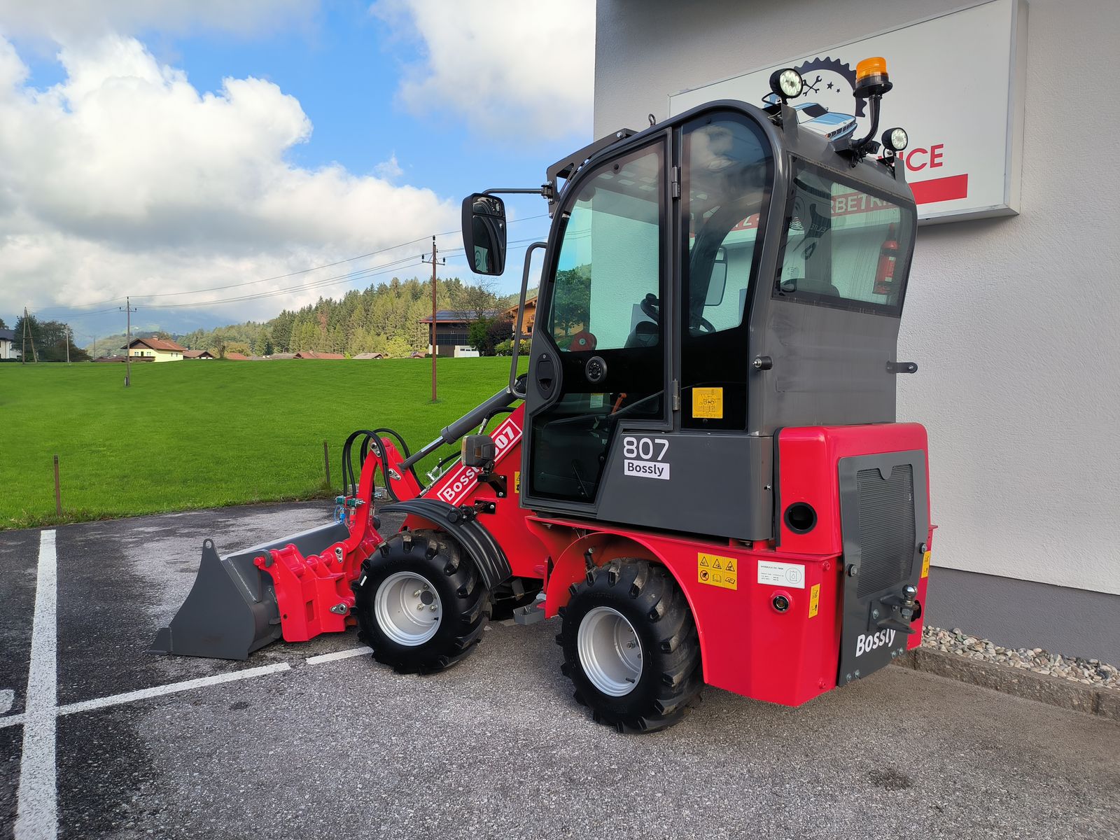 Bossly 807 Hoflader 4x4 mit Kabine, 4 J. Garanti 2