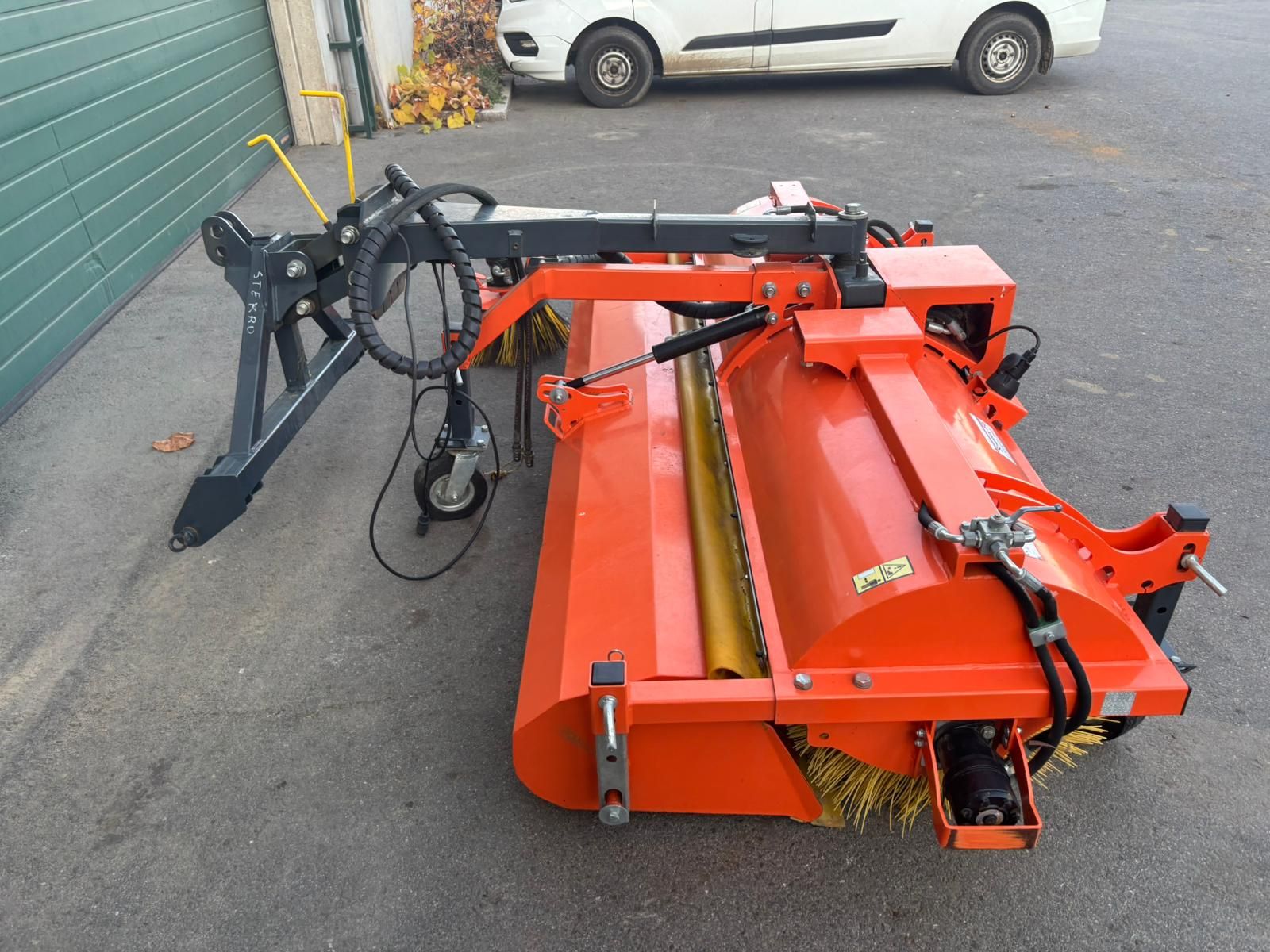Stekro Kehrmaschine 220 1