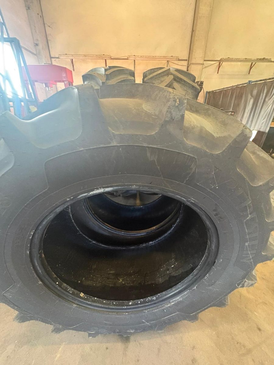 Vredestein 600 65R38 + 480 65 R28 2