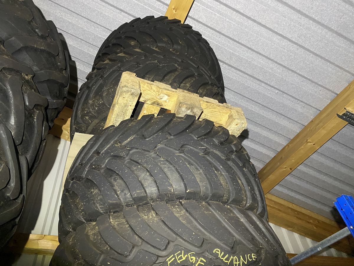 Alliance 560/60 R22.5 Alliance 885 3