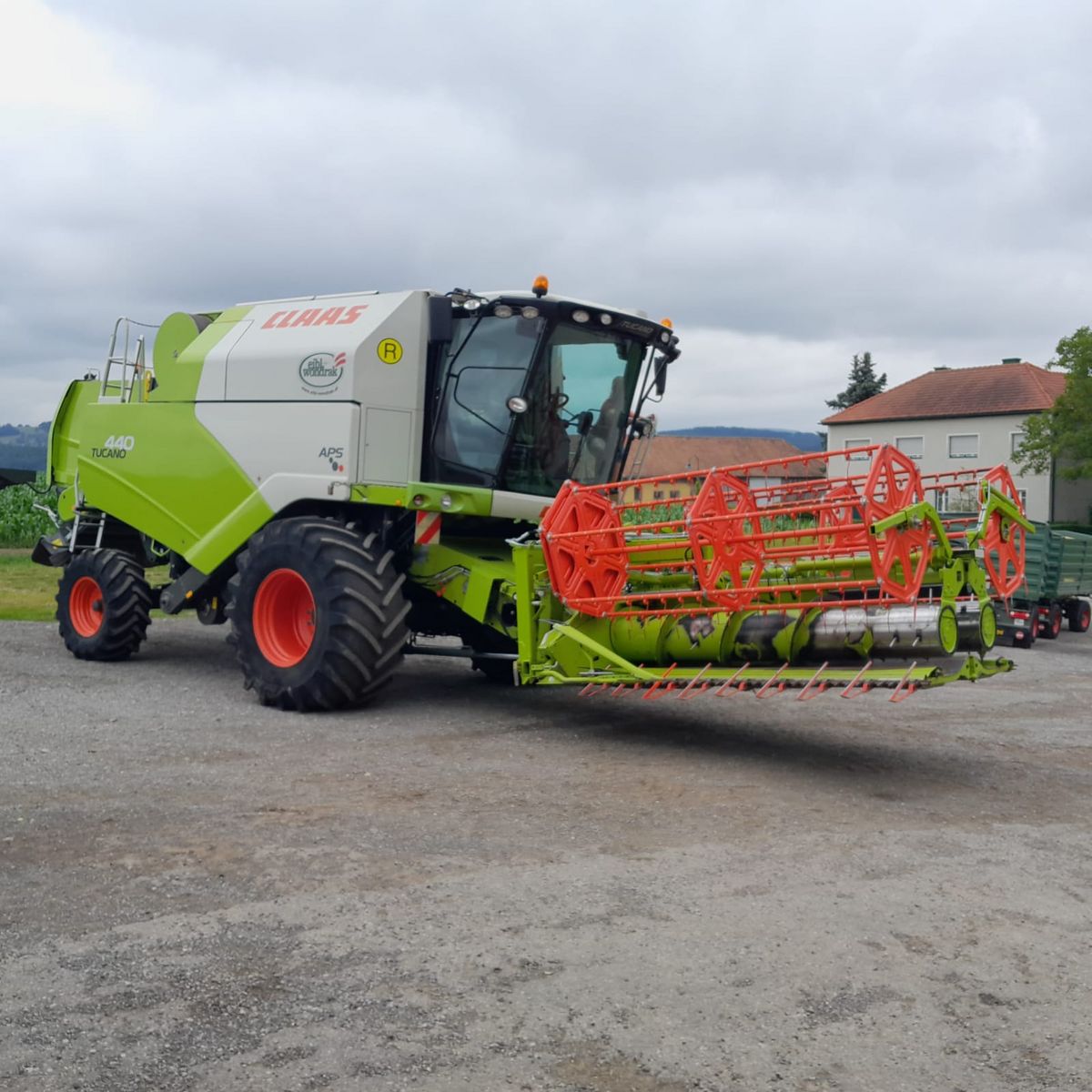 Claas Tucano 440 3