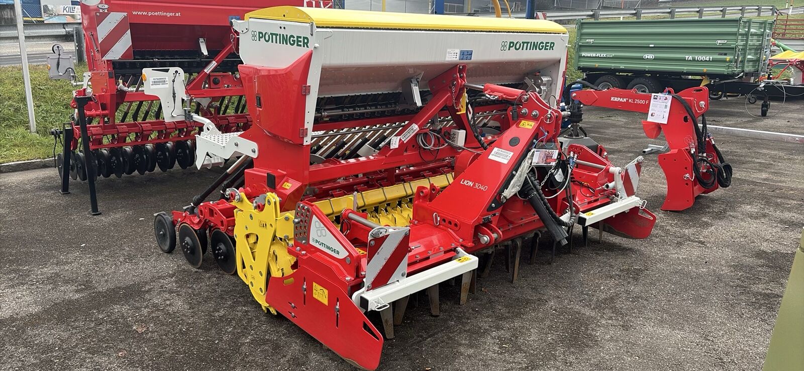 Pöttinger Lion 3040 mit Vitasem 3000DD 2