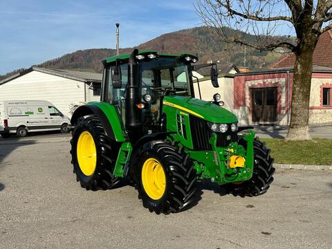 John Deere 6090M