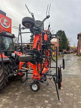 Kubota TE8080 2