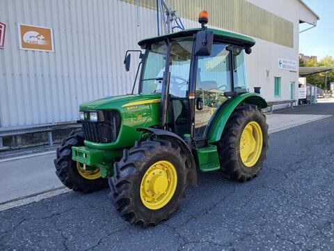 John Deere 5055E