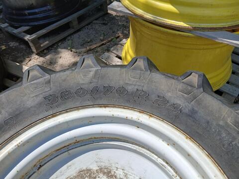 Sonstige Kompletträder 380/70R24