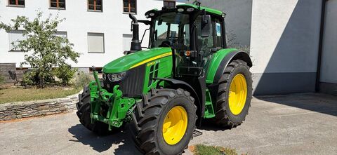 John Deere 6090M