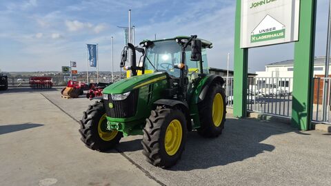 John Deere 5105M