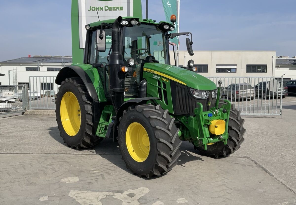 John Deere 6120M 2