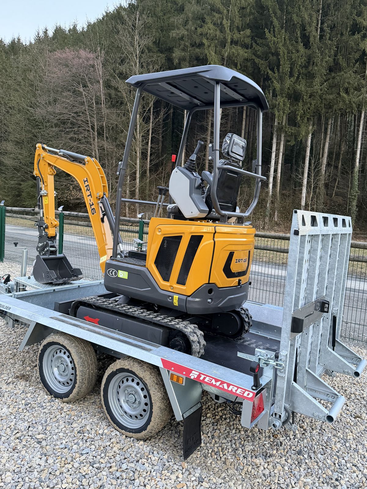 MINIBAGGER IRT 16 Inklusive Anhänger und Zubehör 3