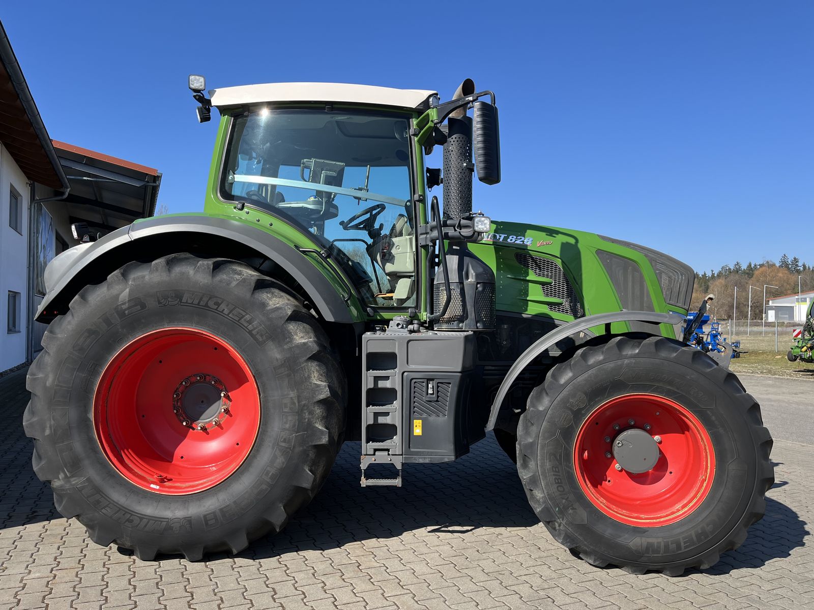 Fendt 828 Vario Profi+ 2