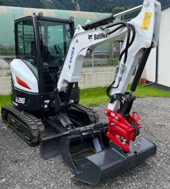 Bobcat E26