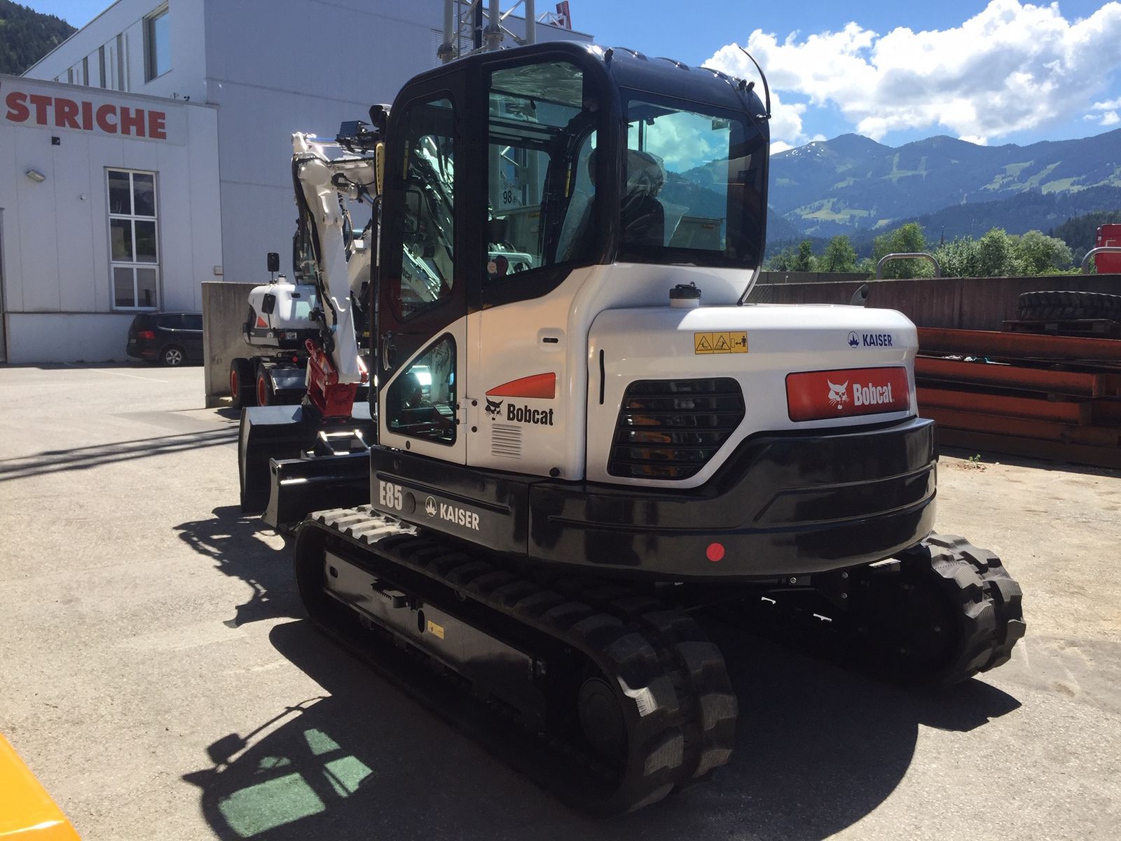 Bobcat  E85 3