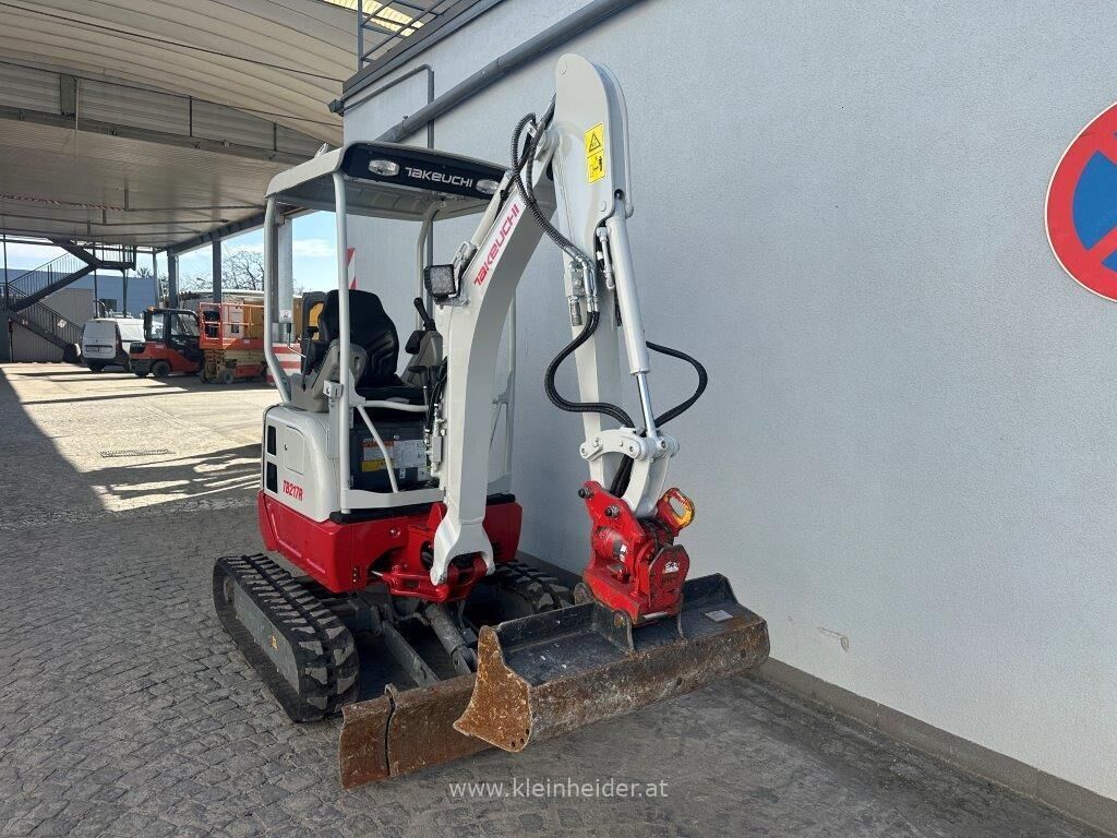 Takeuchi TB 217 R Powertilt 3