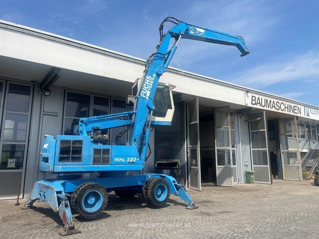 Fuchs MHL 320 2