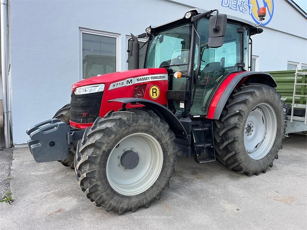 Massey Ferguson 5713 M 2