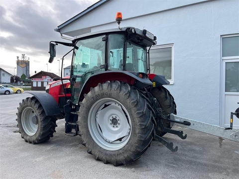 Massey Ferguson 5713 M