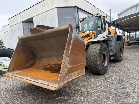 Liebherr L 566 X + Waage