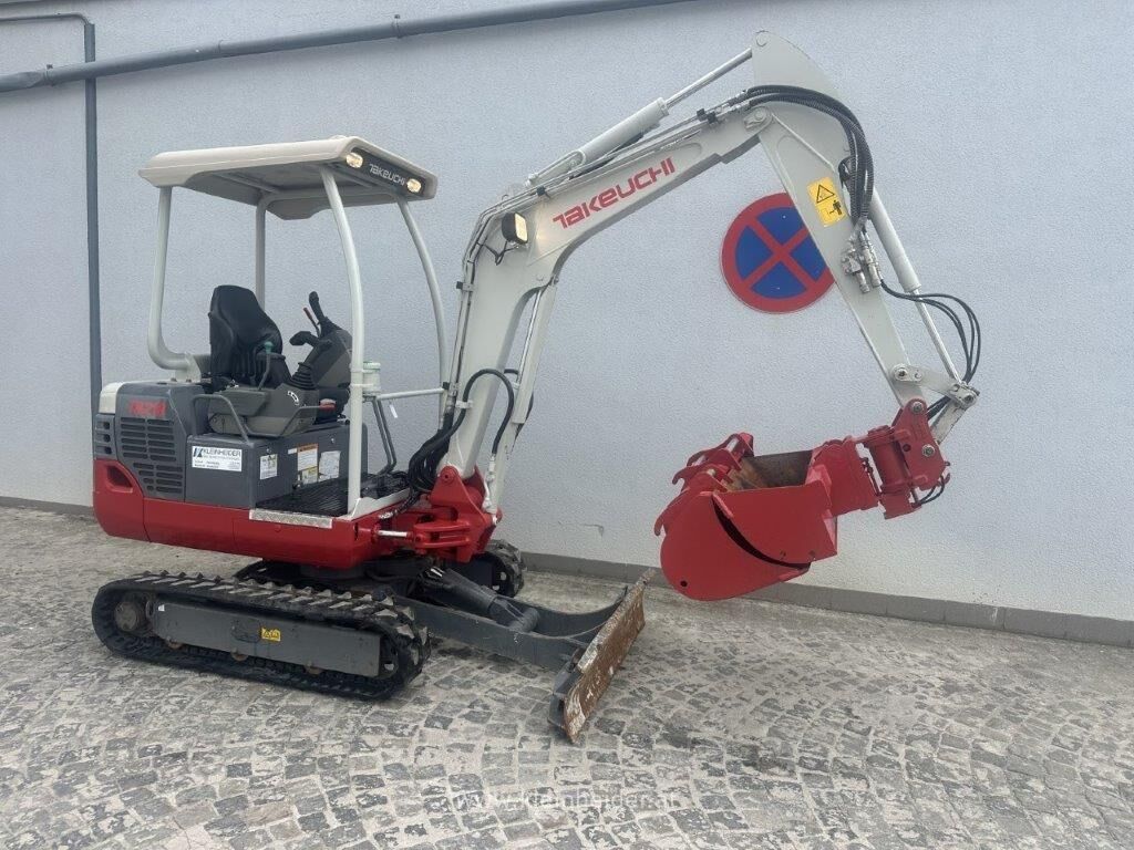 Takeuchi TB 219 Powertilt canopy 2