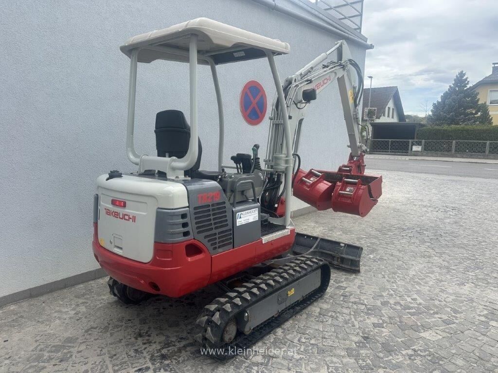 Takeuchi TB 219 Powertilt canopy 3
