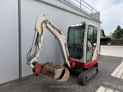Takeuchi TB 216 Powertilt