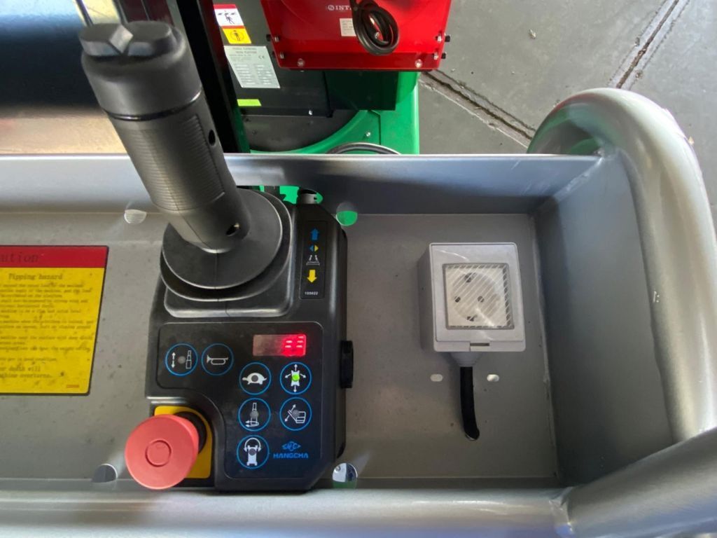 HV110 Mast hoogwerker 3