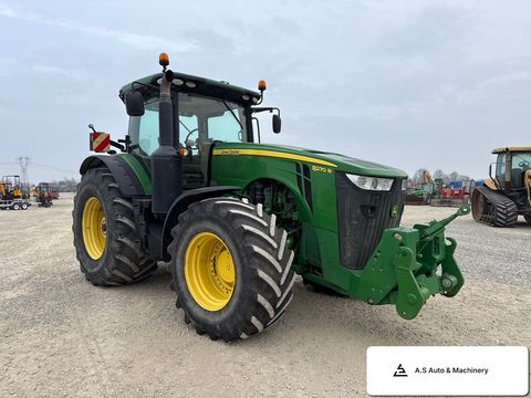 John Deere 8270R