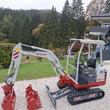 Takeuchi TB 016