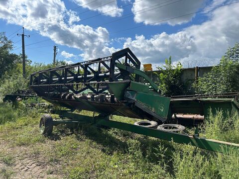 John Deere 220