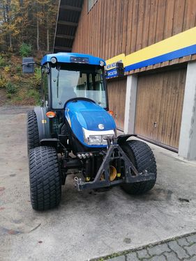 New Holland T 3040