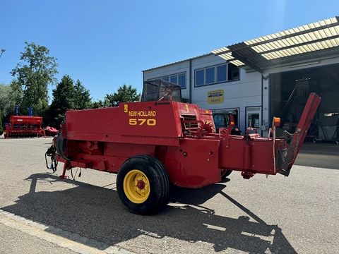 New Holland  570