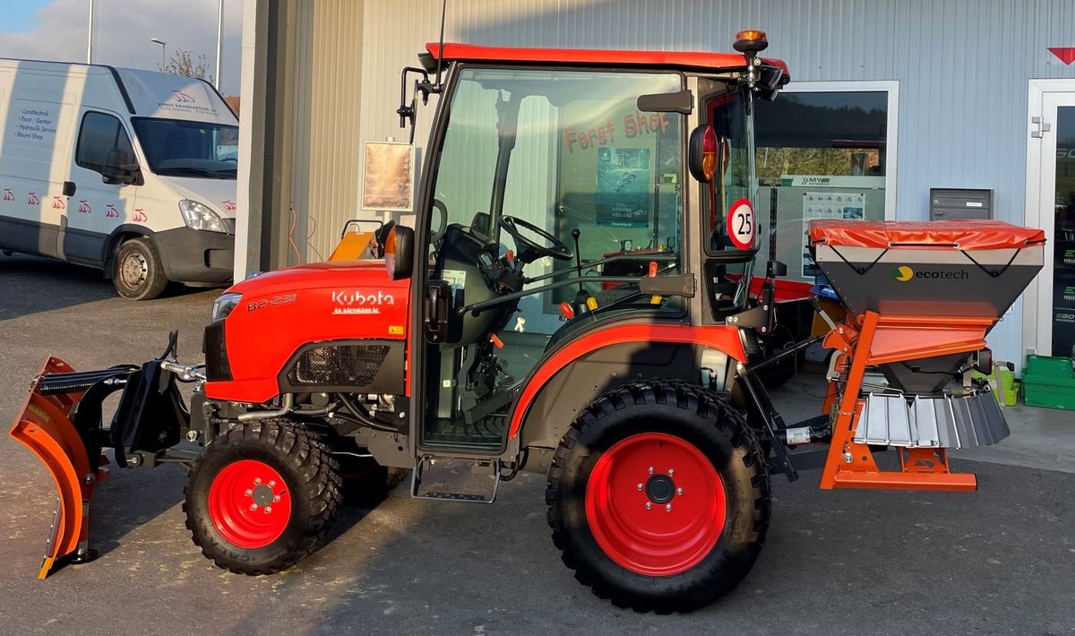Kubota B2231HDUA 2
