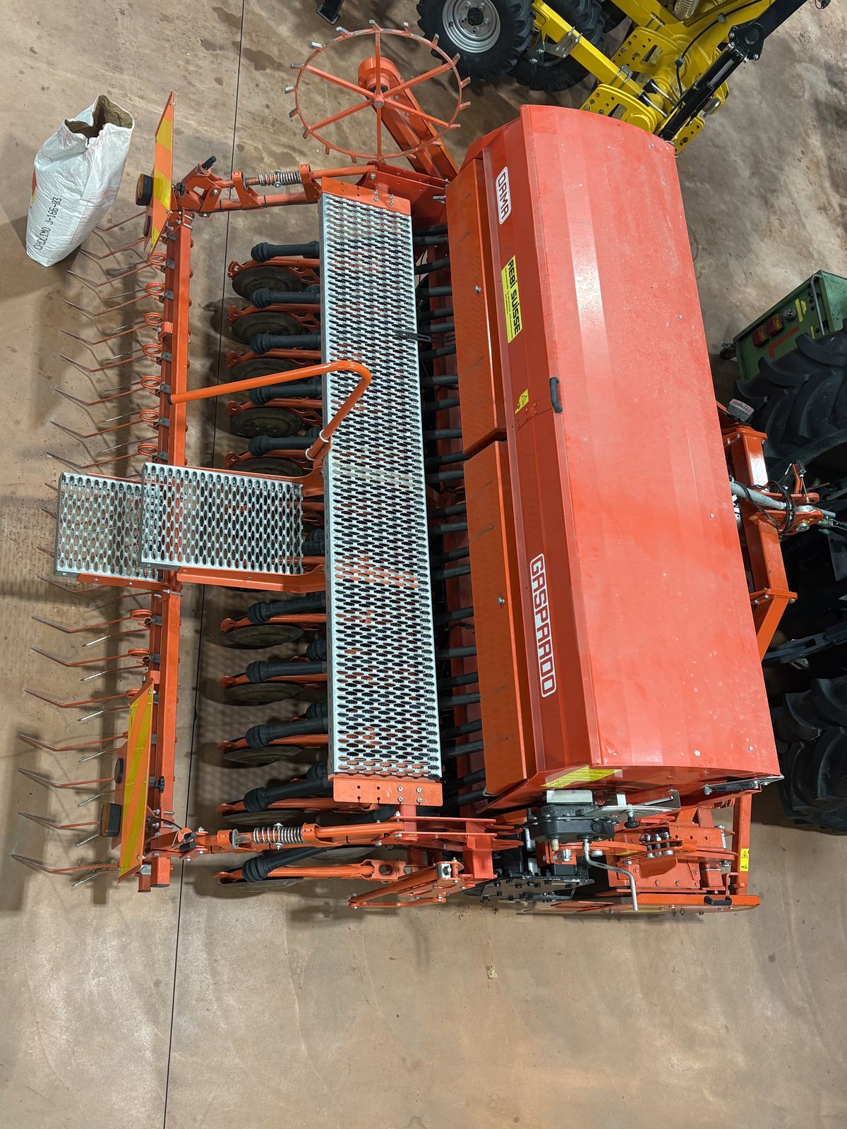 Maschio Dama 24CD DC PK500 und Erpice DC 3