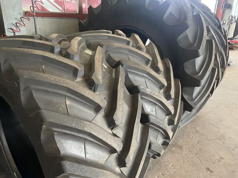 Trelleborg Reifen Garnitur 600/60R28 und 710/60R38