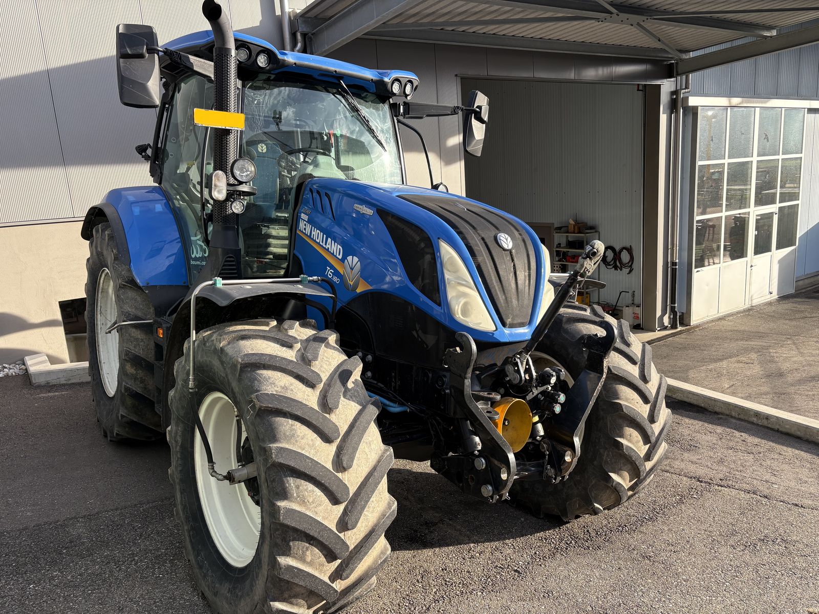 New Holland T6.180 Auto Command SideWinder II (Stage V)  2