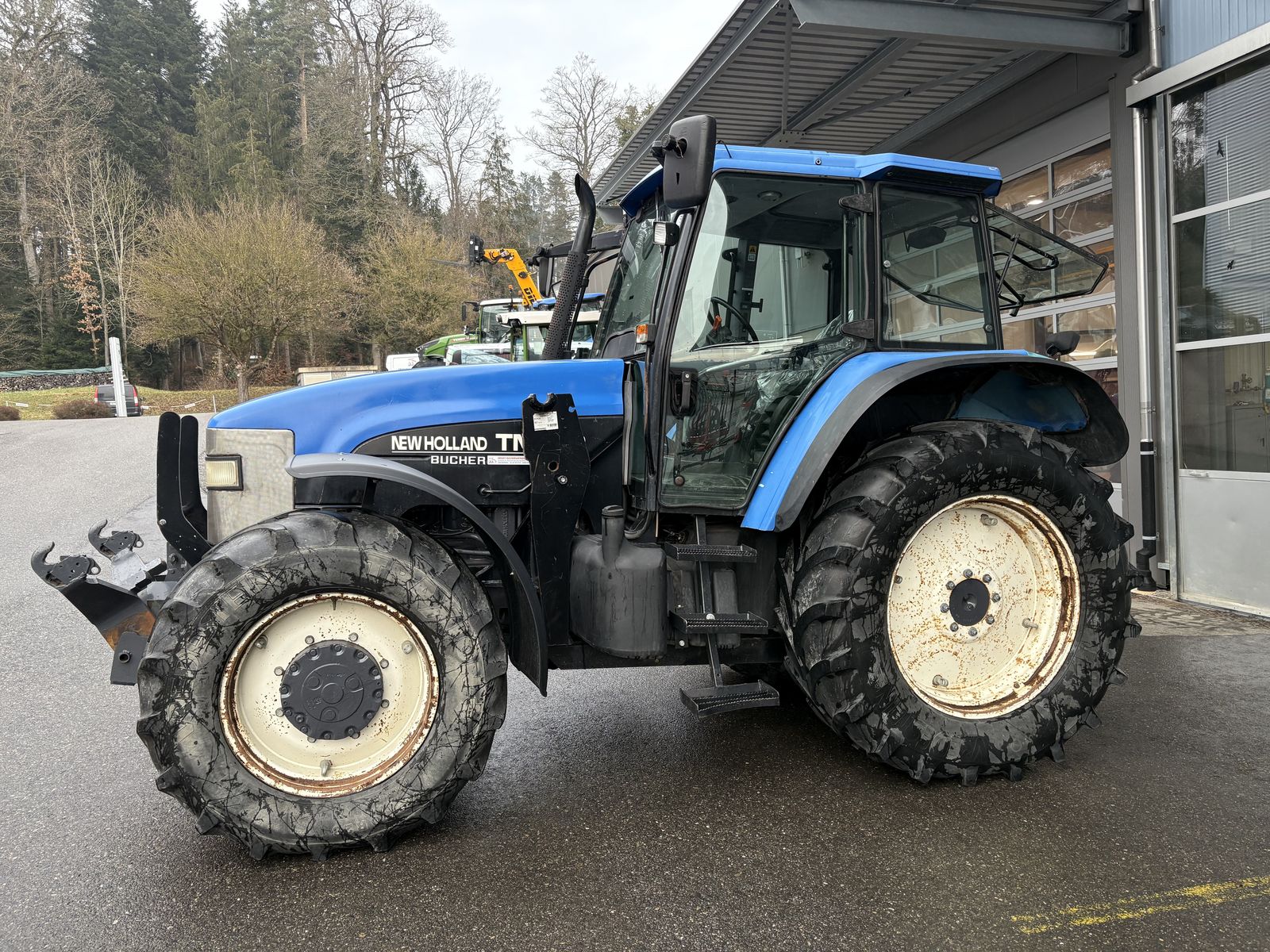 New Holland, TM 150