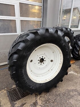 Sonstige 600/65R38