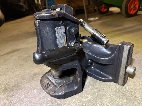 sonstige Sauermann 330