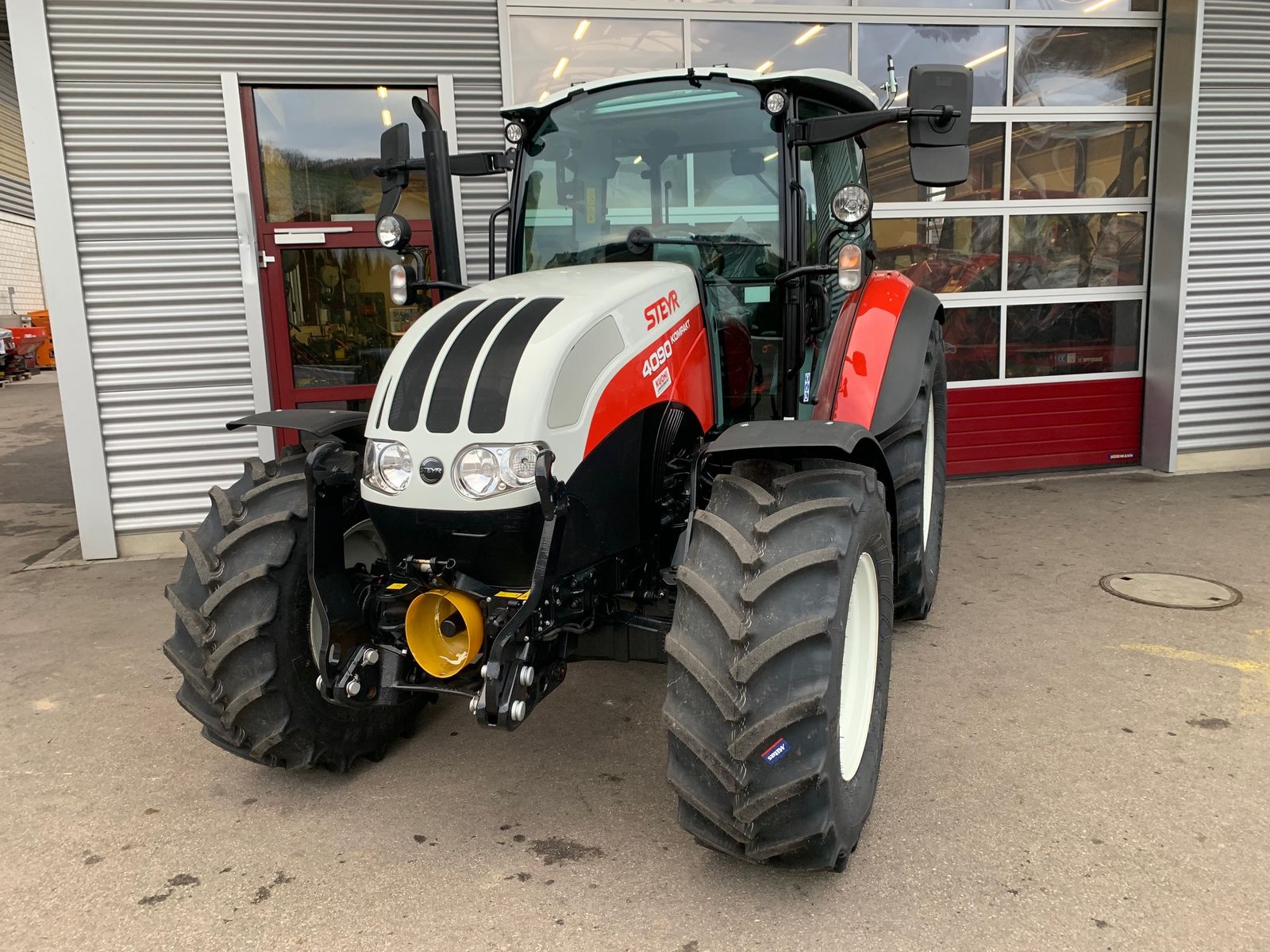 Steyr 4090 Kompakt (Stage V)  2