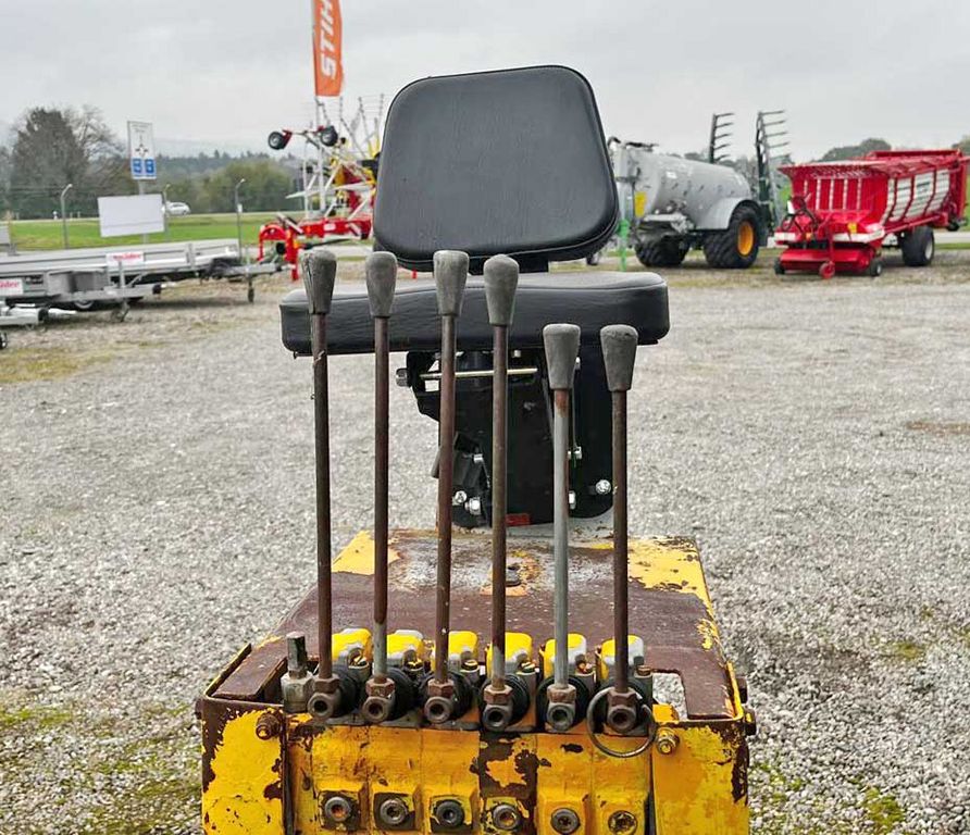 Bazzoli, Mistkran B6S Heckbagger 3