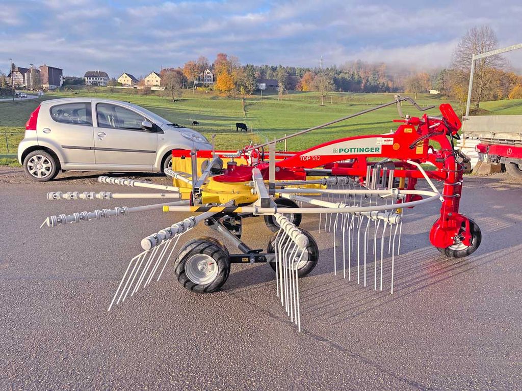 Pöttinger Kreiselschwader Top 382 2
