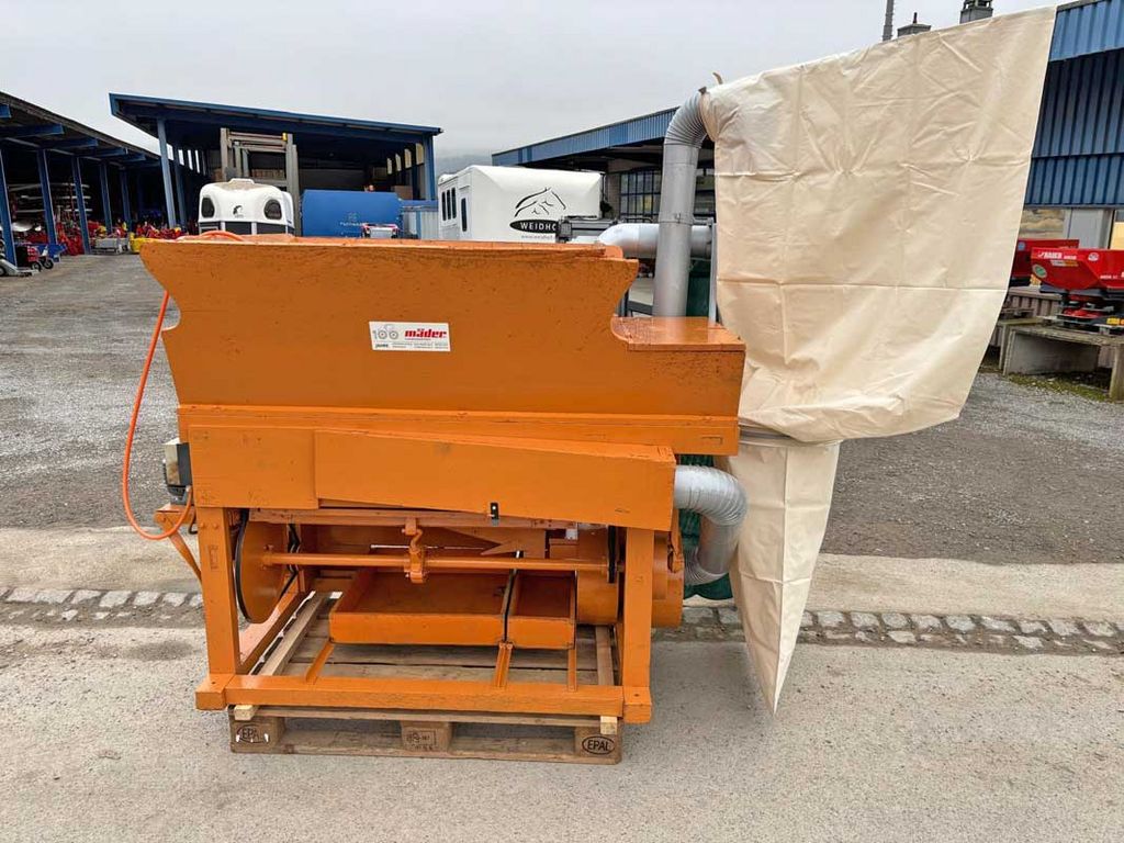 Lanker Heurüstmaschine Holzzinken 3