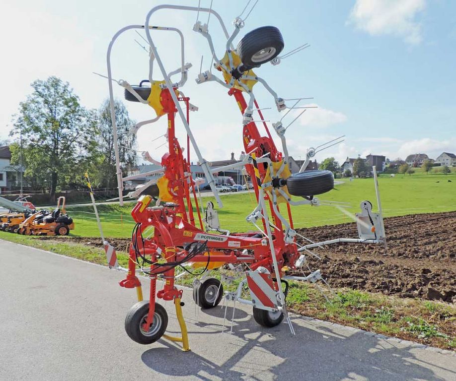 Pöttinger Kreiselheuer Hit 6.69 2