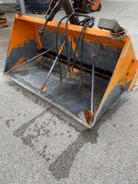 Lesnik Salzstreuer / Splittstreuer 1300L