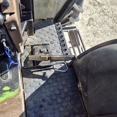 John Deere 1950 CC2 + Frontlader