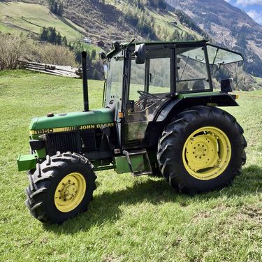 John Deere 1950 CC2 + Frontlader