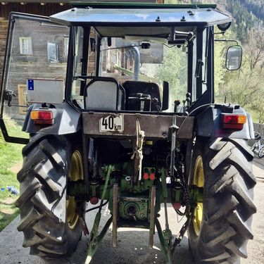 John Deere 1950 CC2 + Frontlader