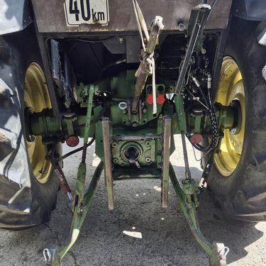 John Deere 1950 CC2 + Frontlader