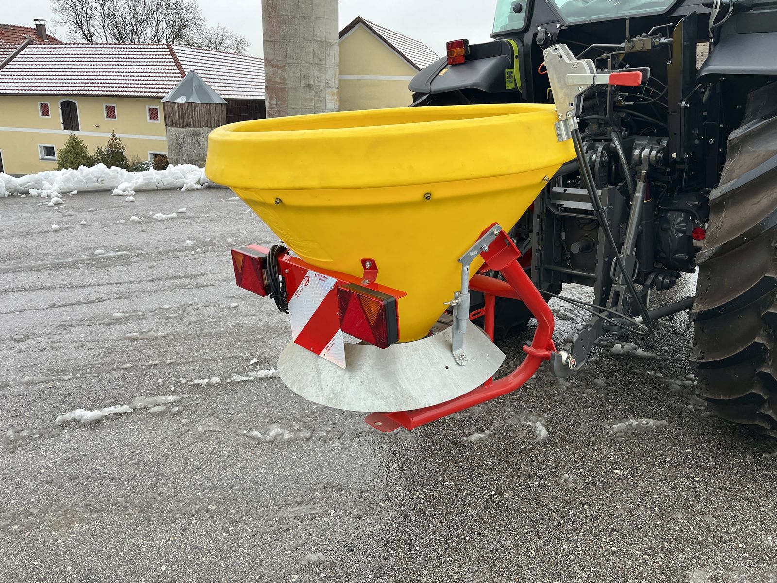 Agromechanika Salzstreuer / Splittstreuer 400L 3