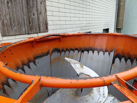 Kuhn 870 Euromix